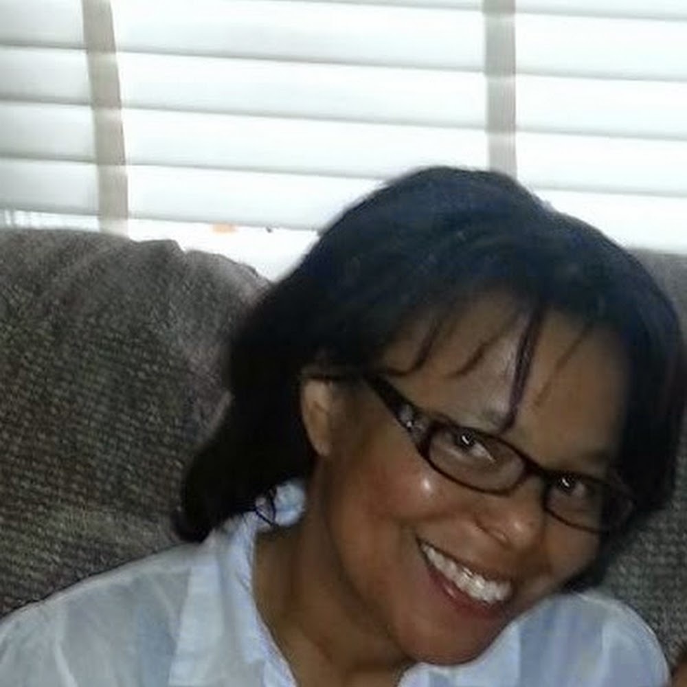 Meet your Posher, Akilah